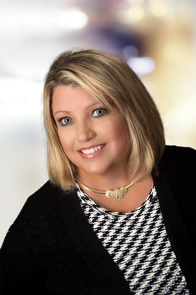 Portrait of Donna Hardy, REALTOR®.